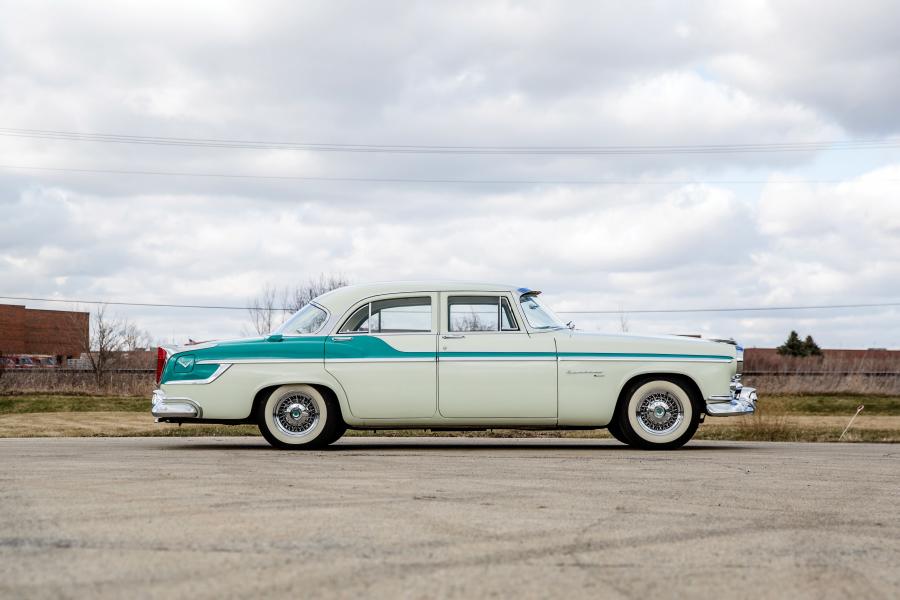  Chrysler Windsor Deluxe Sedan (C67) 1955 года  (фото 16 из 25)